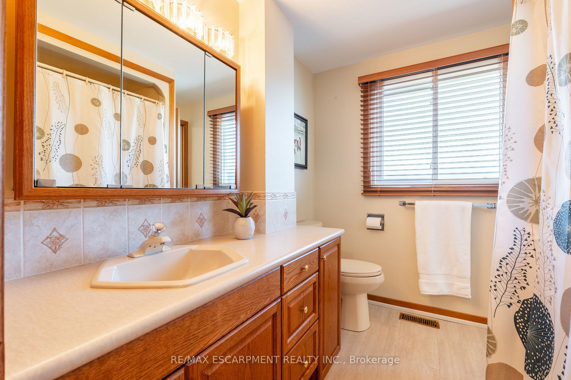 Photo 21 of 5160 Mulberry Drive, Burlington, Appleby — HOMEH