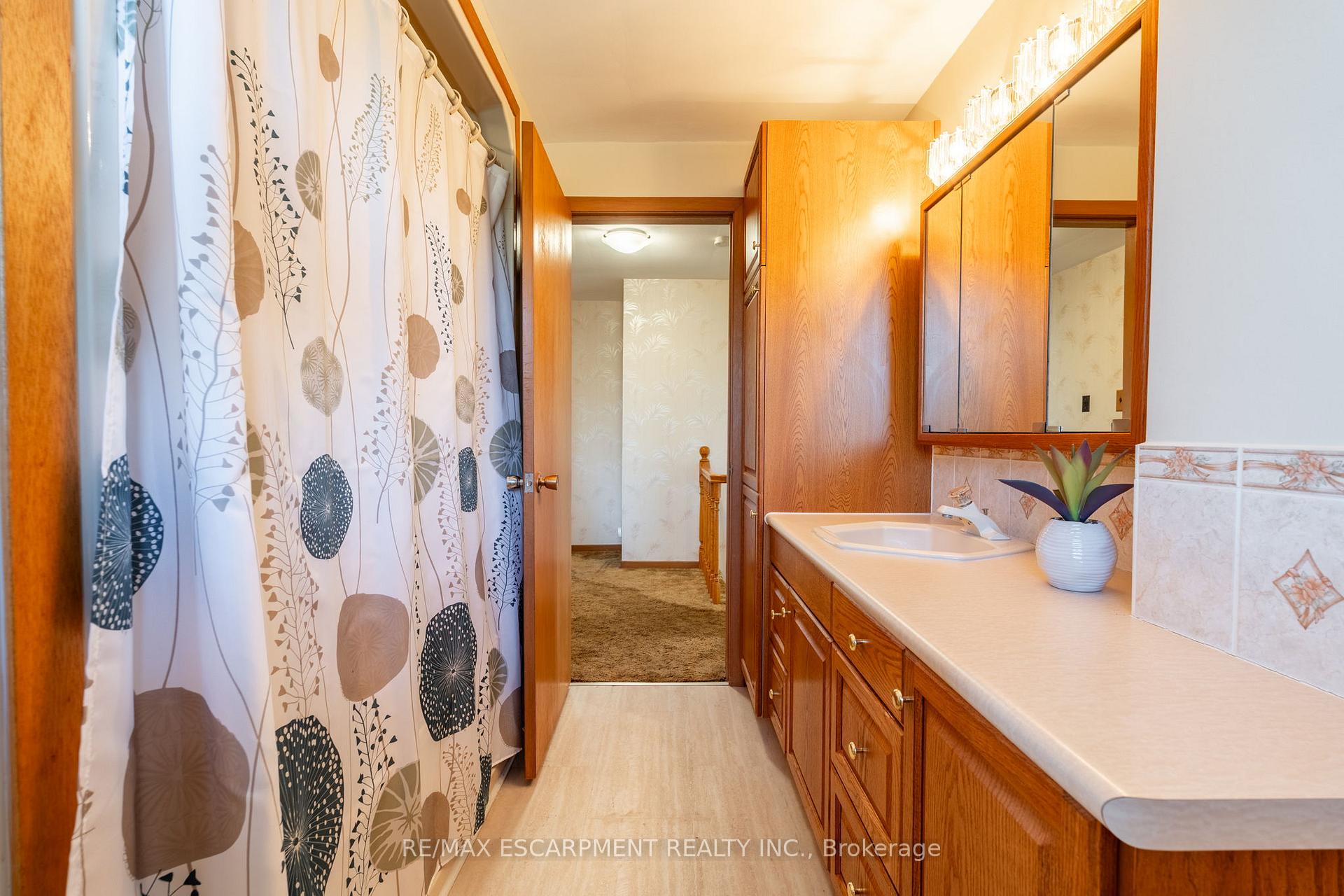 Photo 22 of 5160 Mulberry Drive, Burlington, Appleby — HOMEH