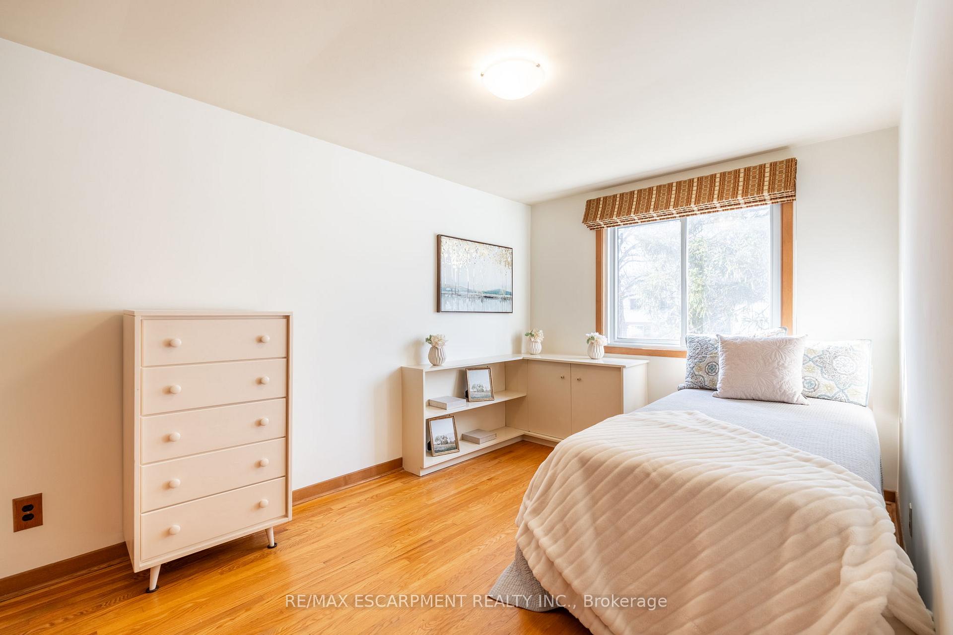 Photo 26 of 5160 Mulberry Drive, Burlington, Appleby — HOMEH