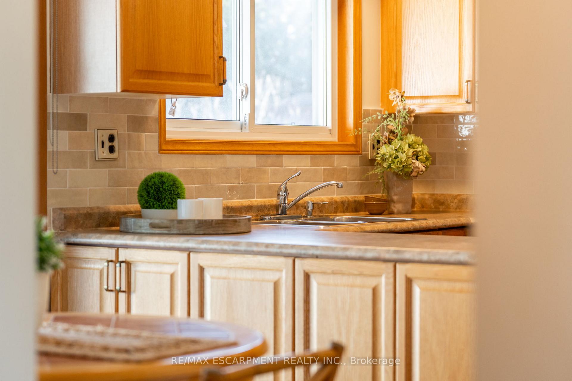 Photo 44 of 5160 Mulberry Drive, Burlington, Appleby — HOMEH