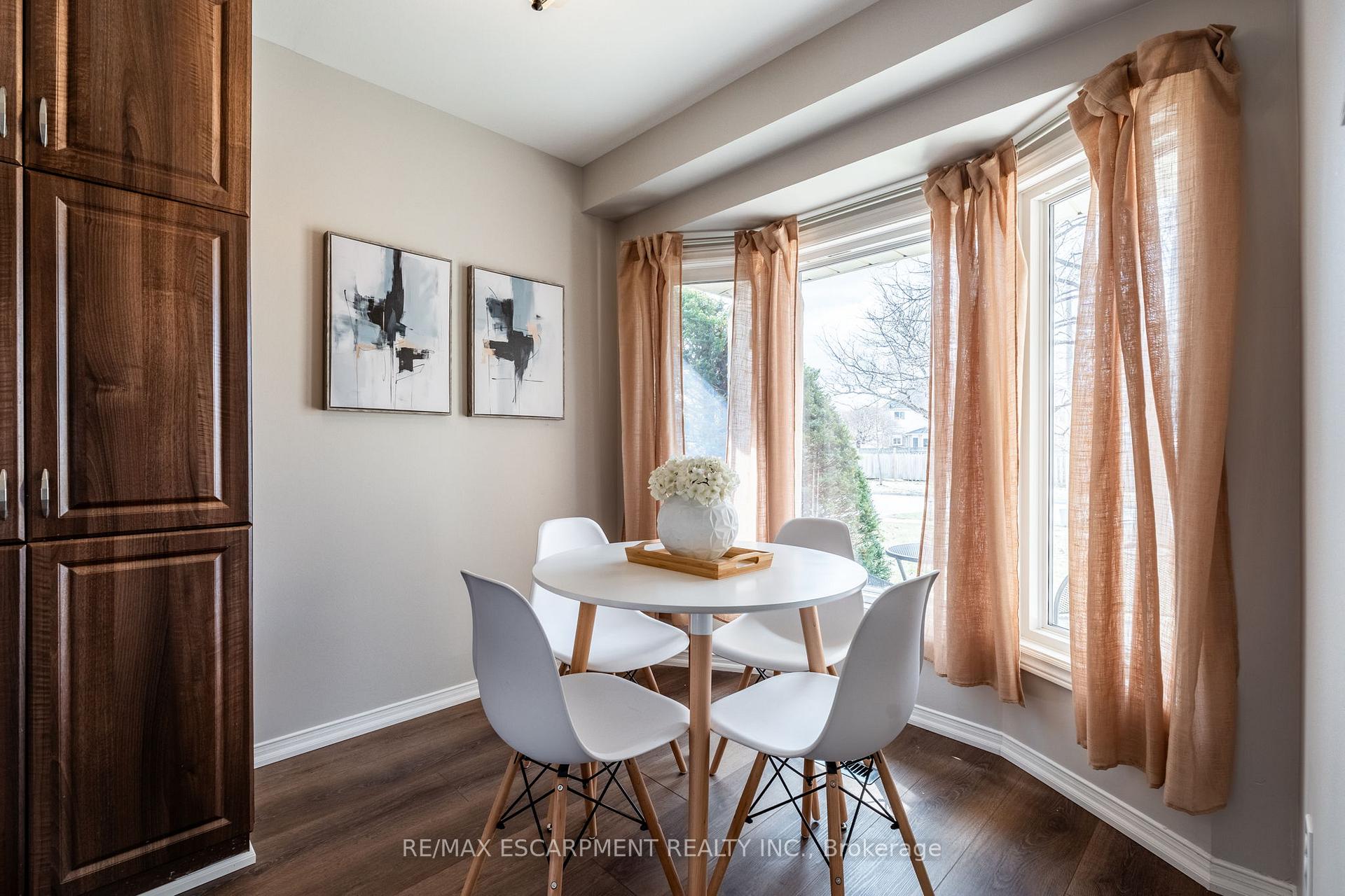 Photo 3 of 3367 Cardiff Crescent, Burlington, Headon — HOMEH