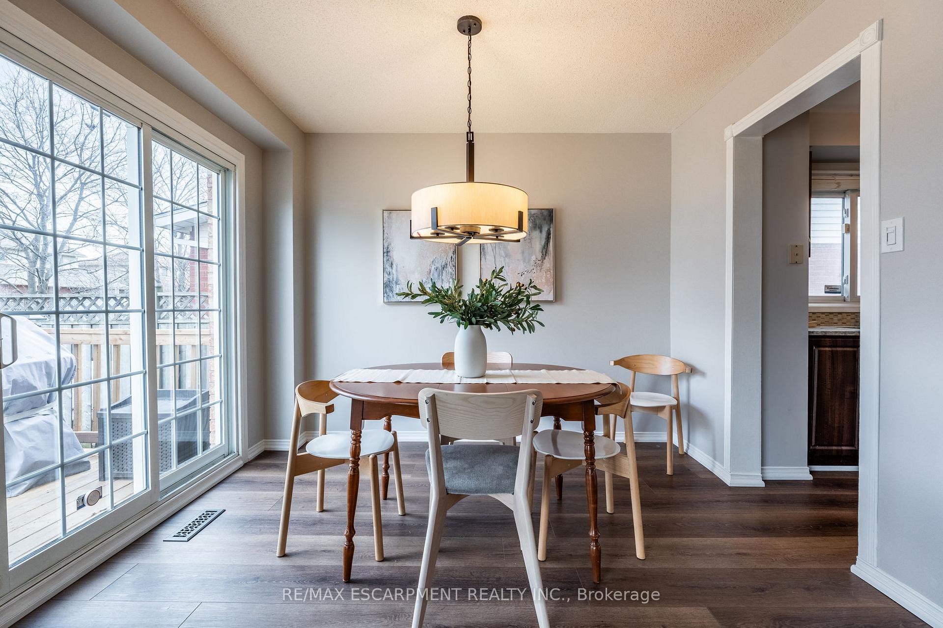 Photo 8 of 3367 Cardiff Crescent, Burlington, Headon — HOMEH