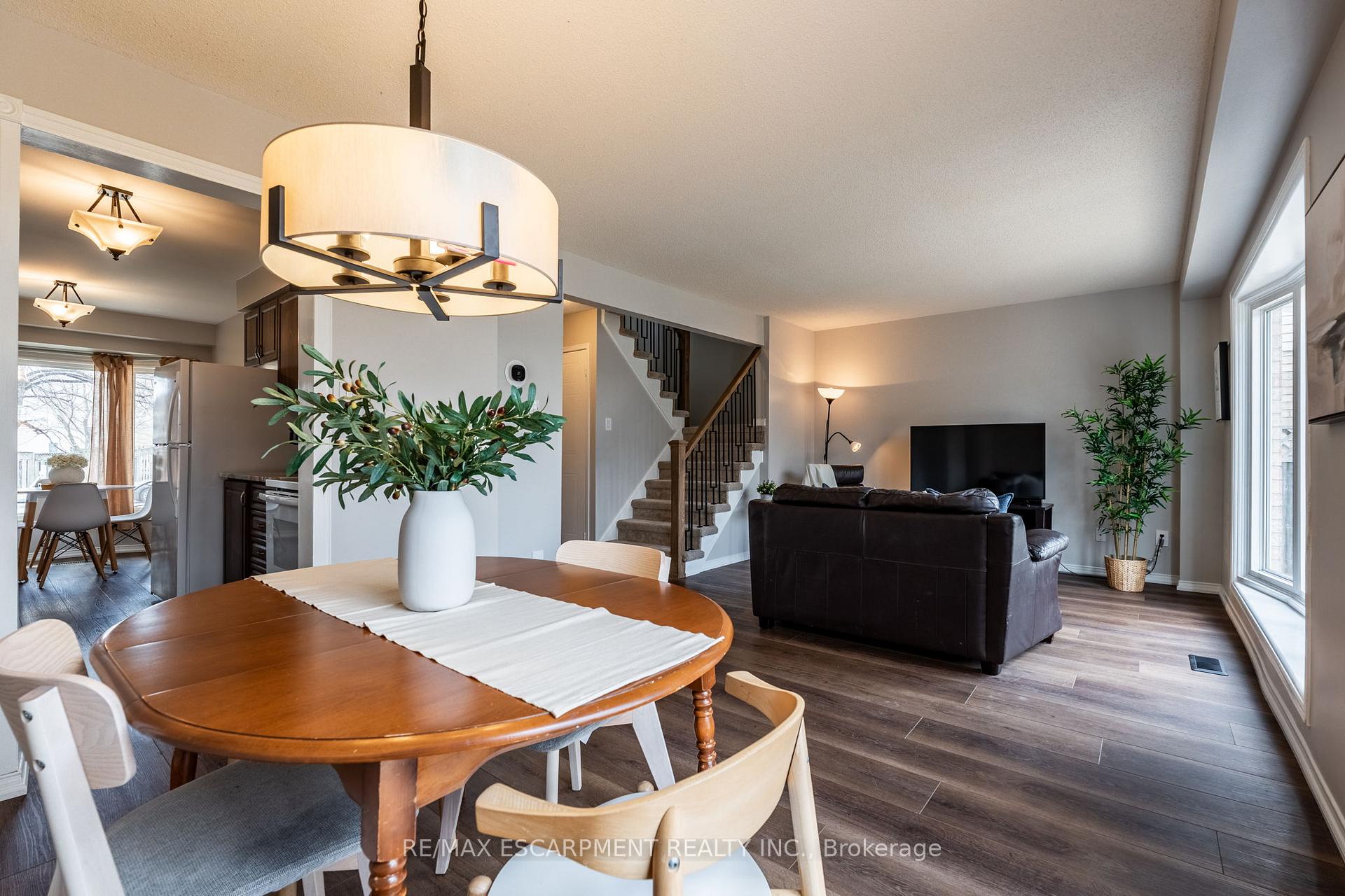 Photo 9 of 3367 Cardiff Crescent, Burlington, Headon — HOMEH