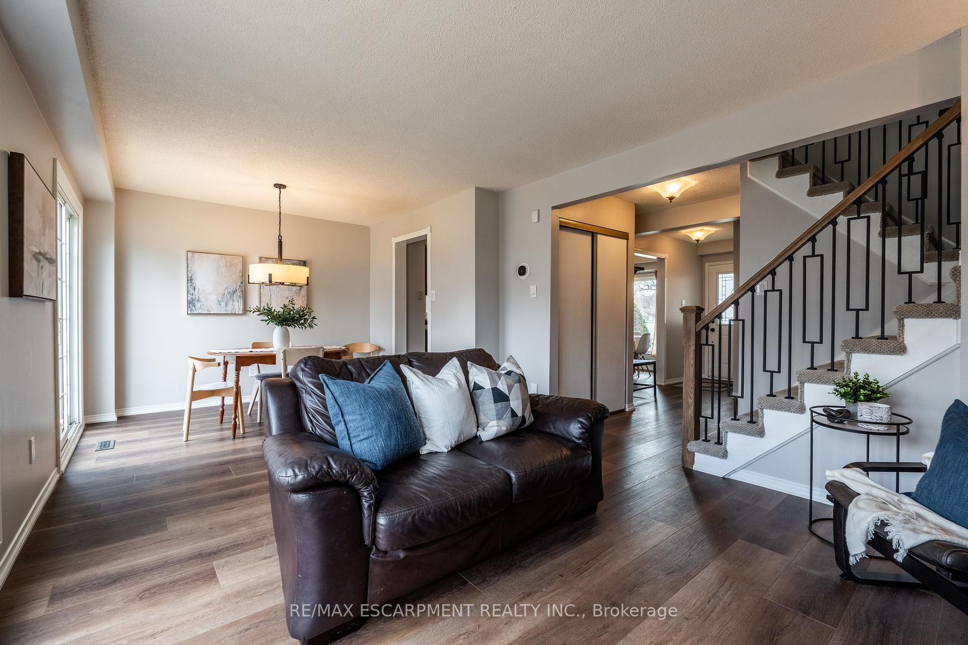 Photo 11 of 3367 Cardiff Crescent, Burlington, Headon — HOMEH