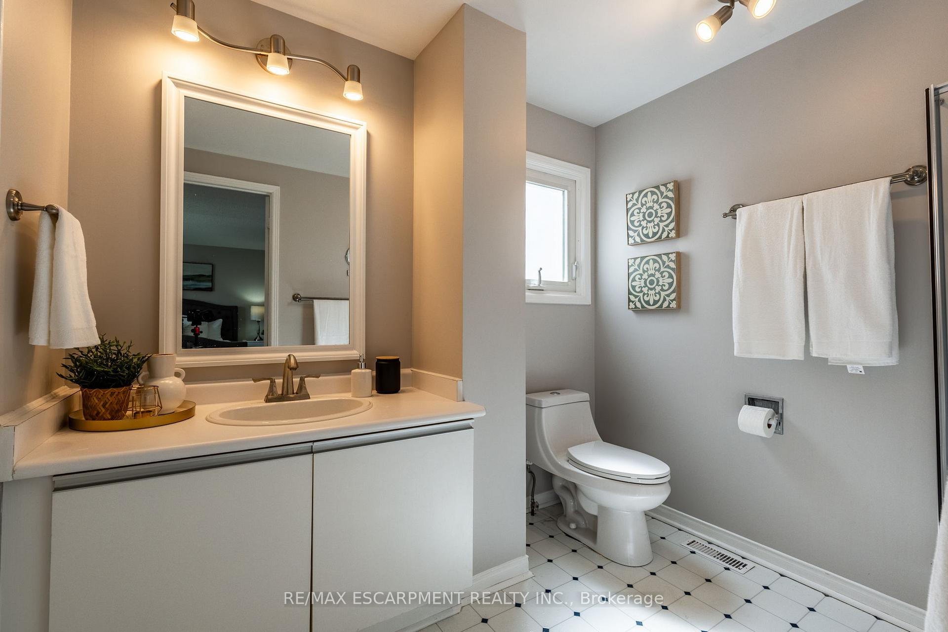 Photo 15 of 3367 Cardiff Crescent, Burlington, Headon — HOMEH