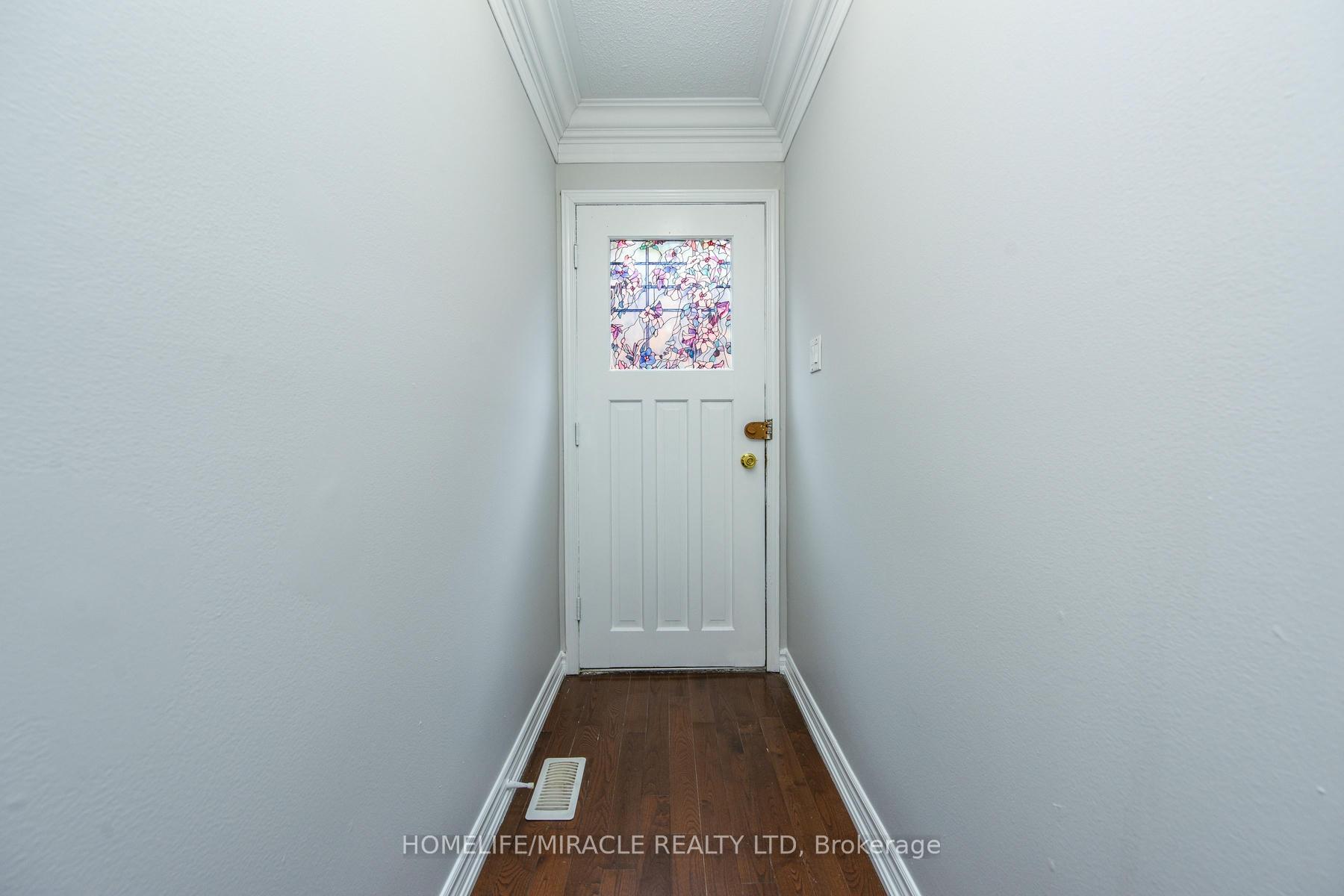 Photo 19 of 102 Jade Crescent, Brampton, Northgate — HOMEH