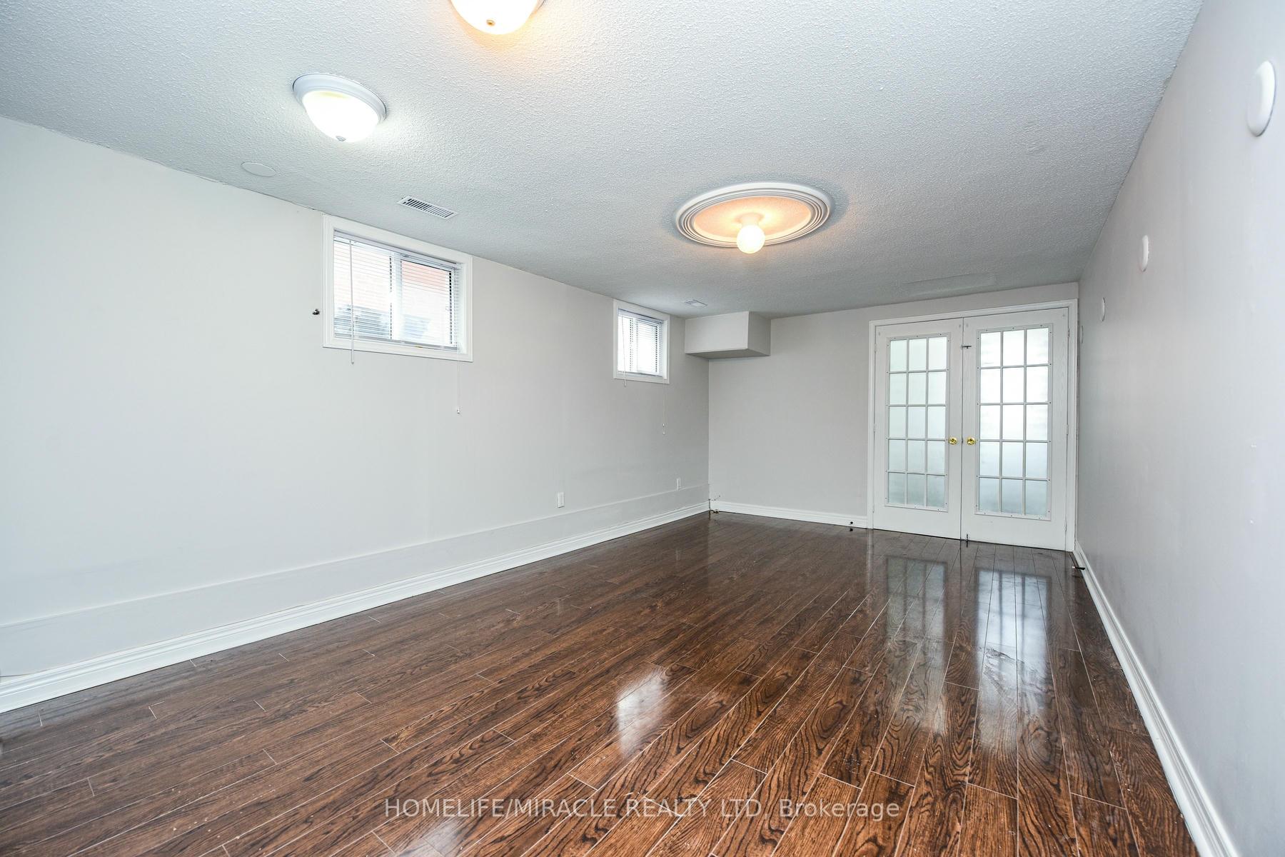 Photo 25 of 102 Jade Crescent, Brampton, Northgate — HOMEH