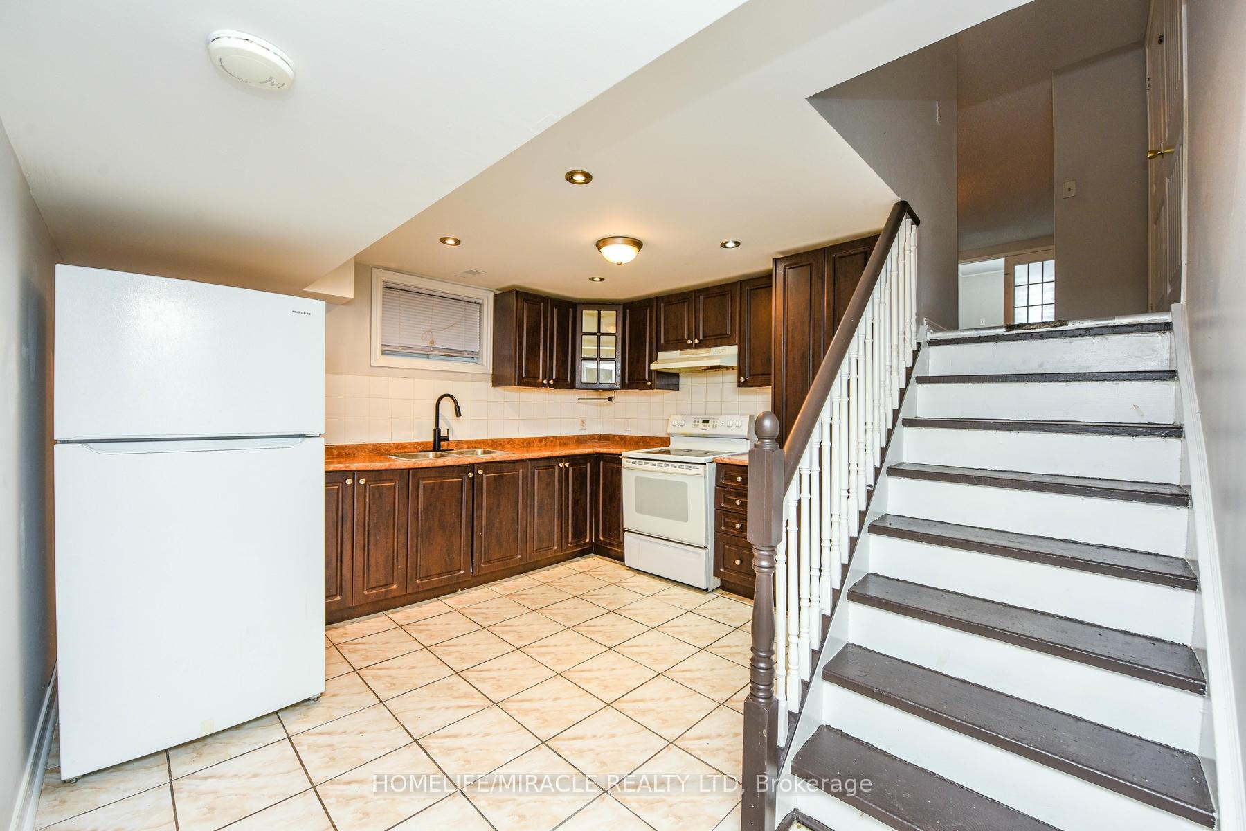 Photo 27 of 102 Jade Crescent, Brampton, Northgate — HOMEH