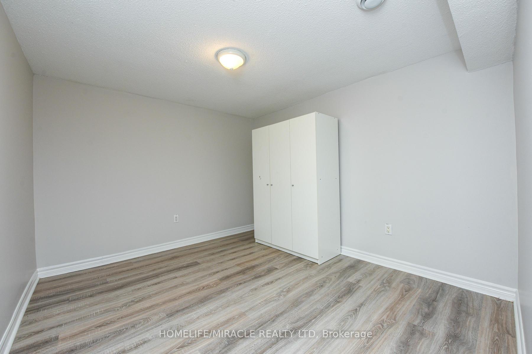 Photo 28 of 102 Jade Crescent, Brampton, Northgate — HOMEH