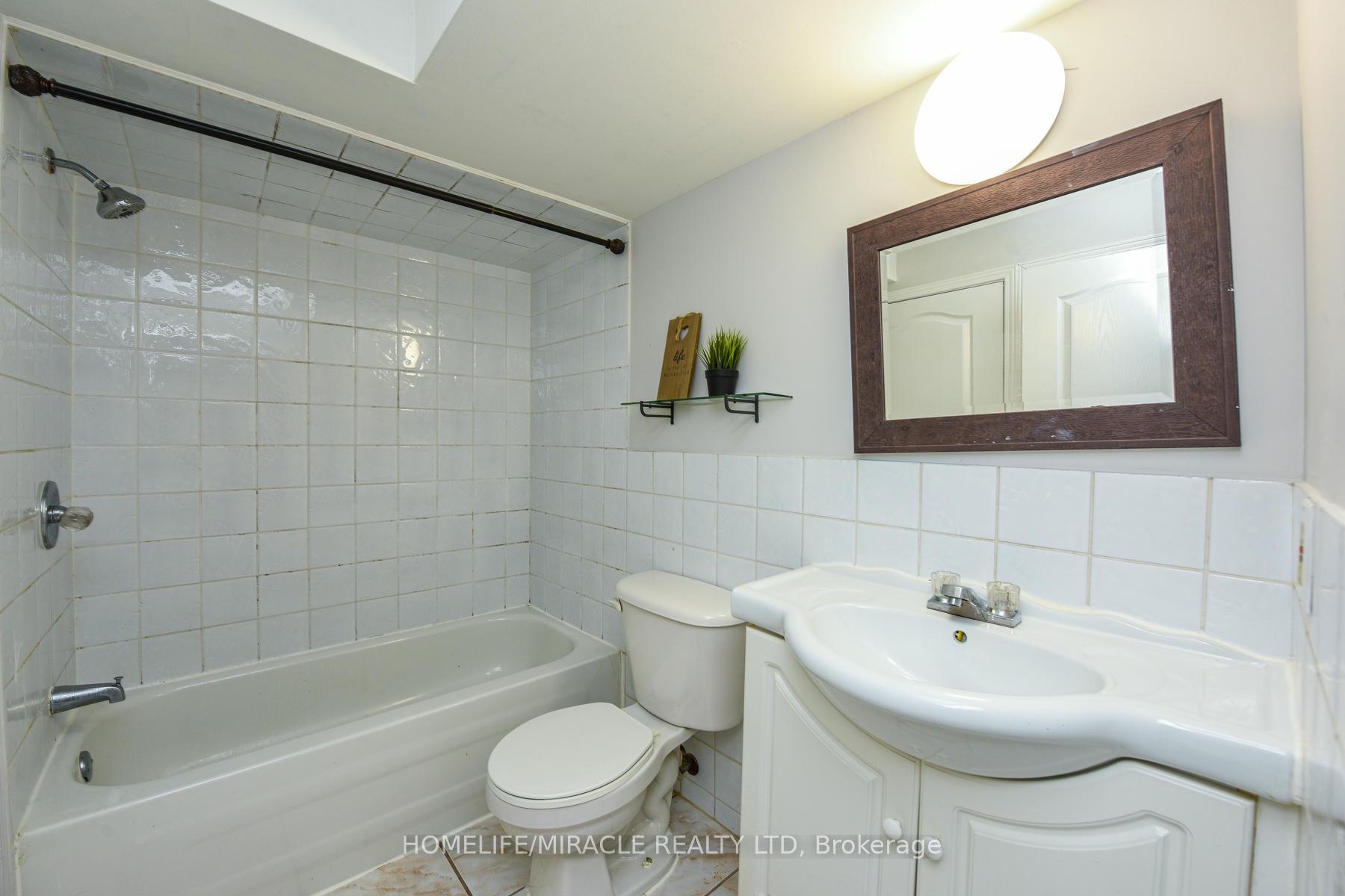 Photo 31 of 102 Jade Crescent, Brampton, Northgate — HOMEH