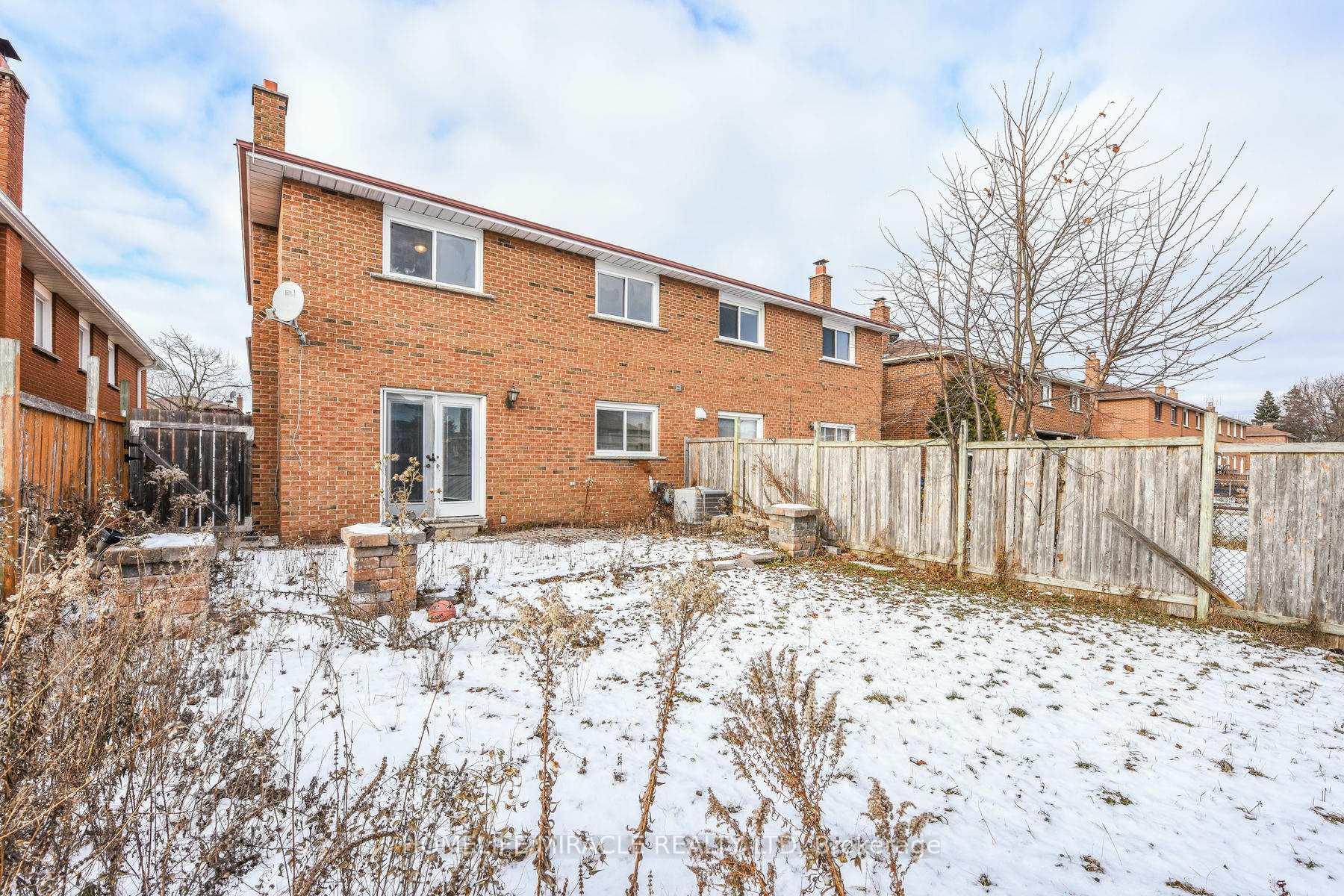 Photo 40 of 102 Jade Crescent, Brampton, Northgate — HOMEH