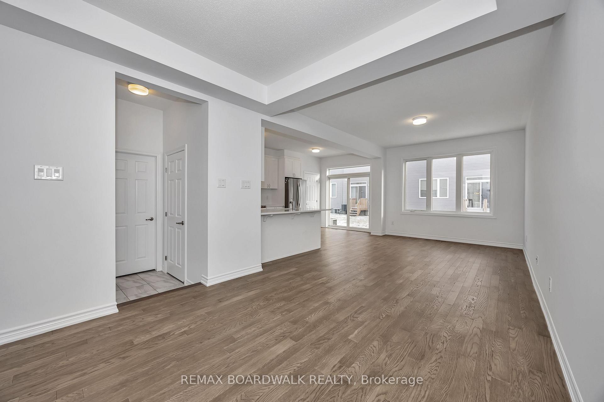 Photo 6 of 535 Flagstaff Drive, Ottawa, Barrhaven - Half Moon Bay — HOMEH
