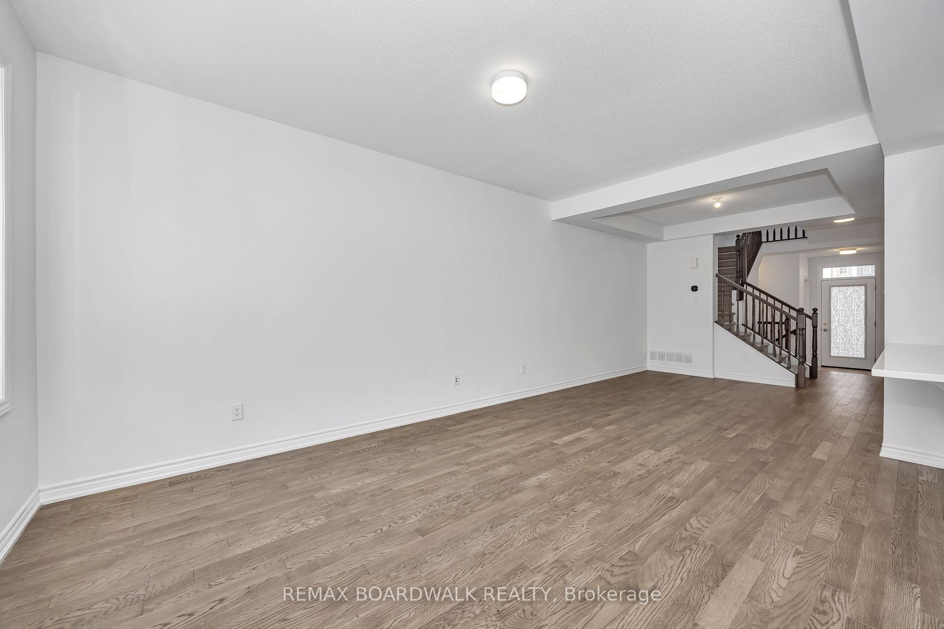 Photo 7 of 535 Flagstaff Drive, Ottawa, Barrhaven - Half Moon Bay — HOMEH