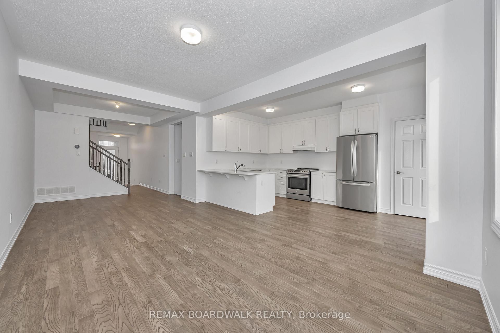 Photo 8 of 535 Flagstaff Drive, Ottawa, Barrhaven - Half Moon Bay — HOMEH