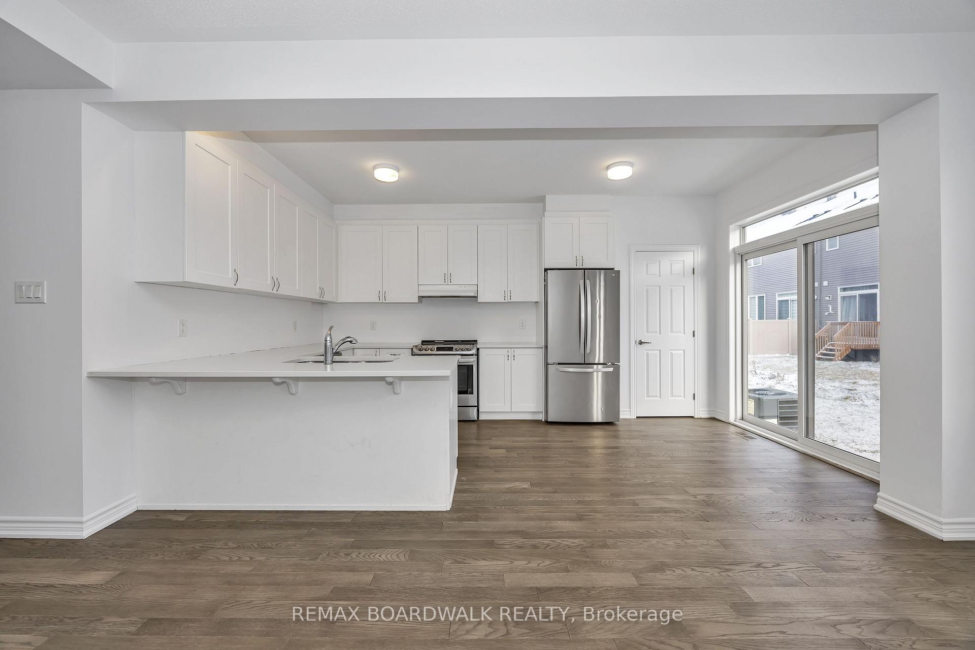 Photo 10 of 535 Flagstaff Drive, Ottawa, Barrhaven - Half Moon Bay — HOMEH