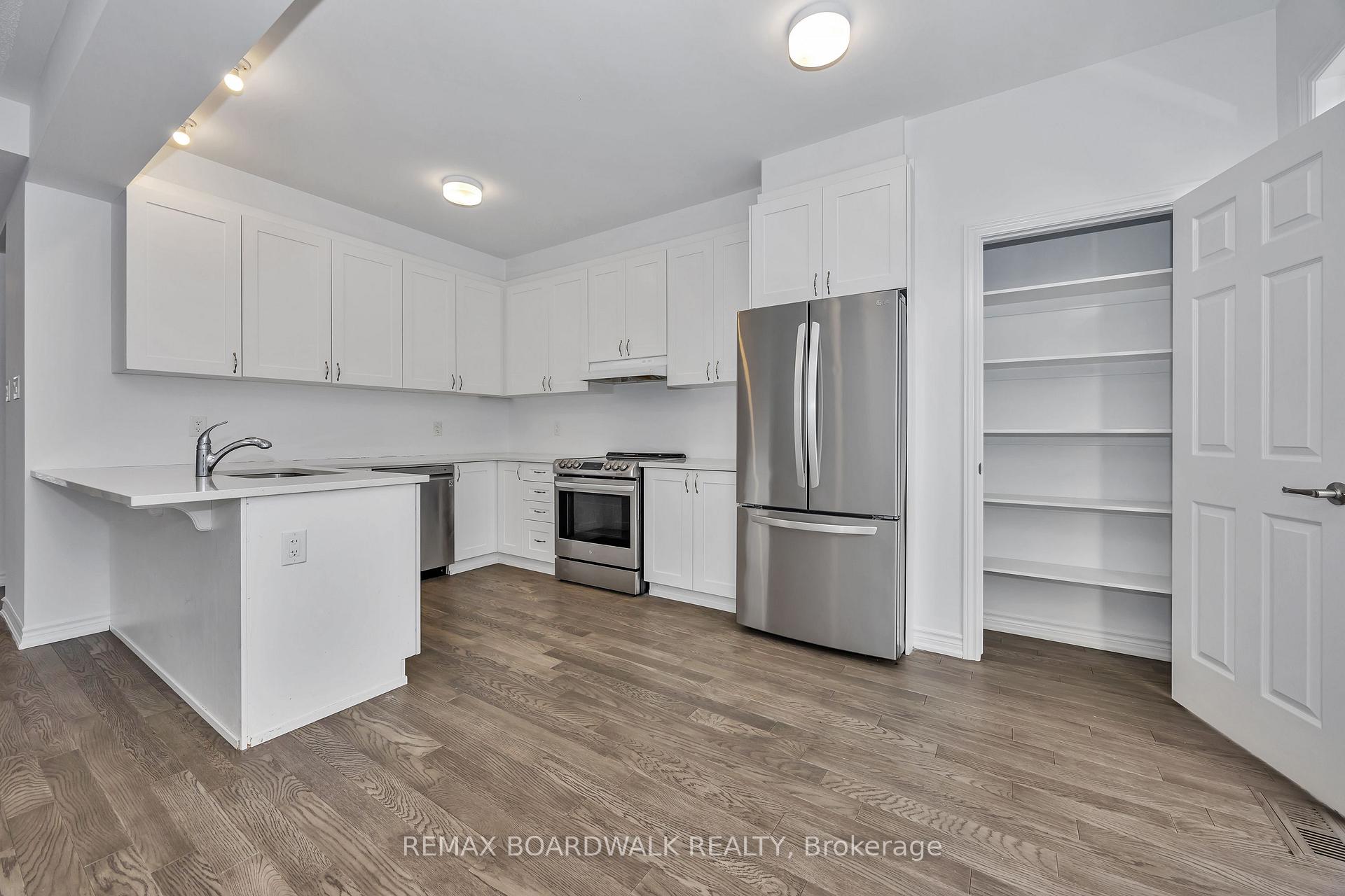 Photo 11 of 535 Flagstaff Drive, Ottawa, Barrhaven - Half Moon Bay — HOMEH