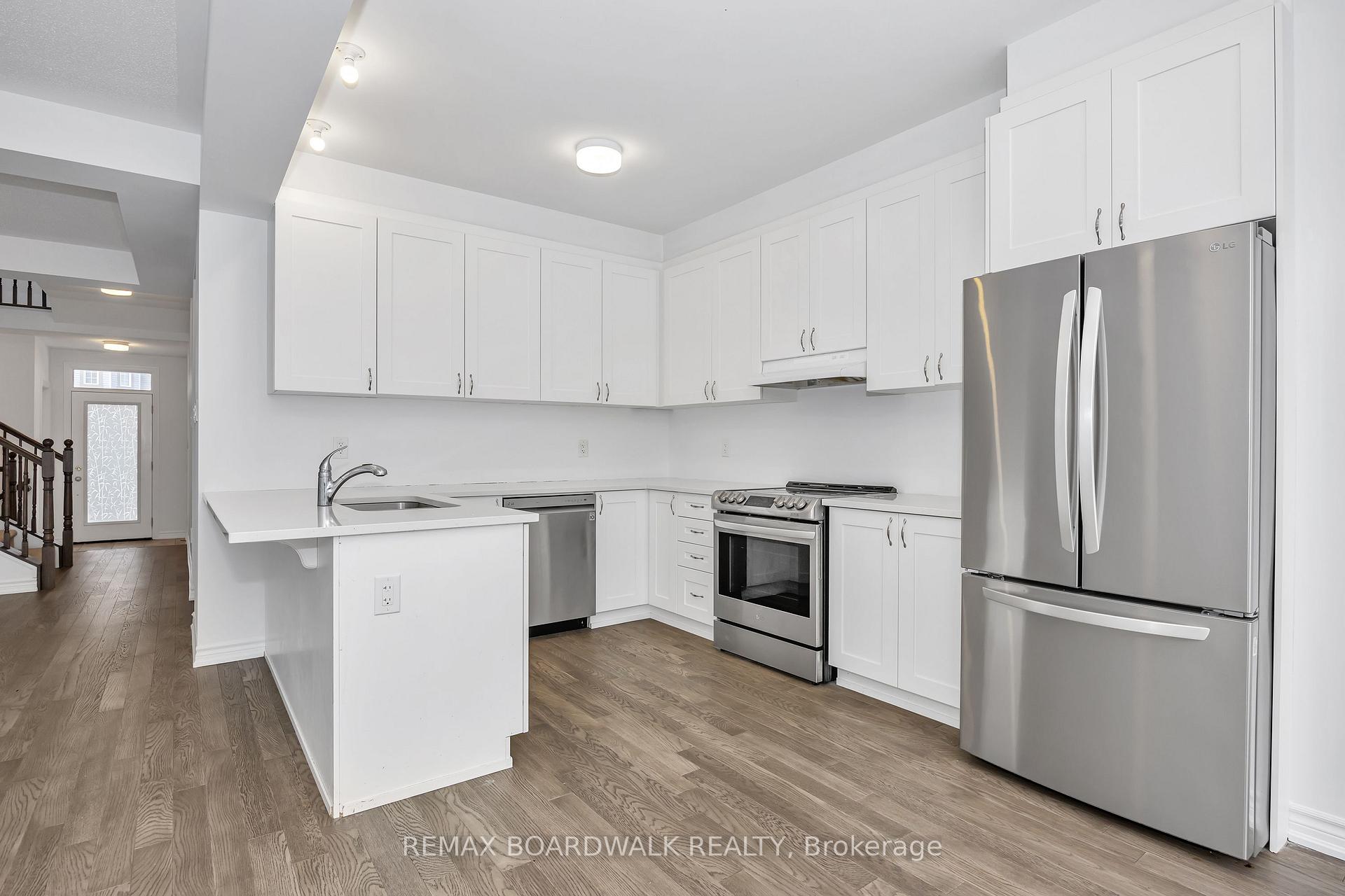 Photo 12 of 535 Flagstaff Drive, Ottawa, Barrhaven - Half Moon Bay — HOMEH