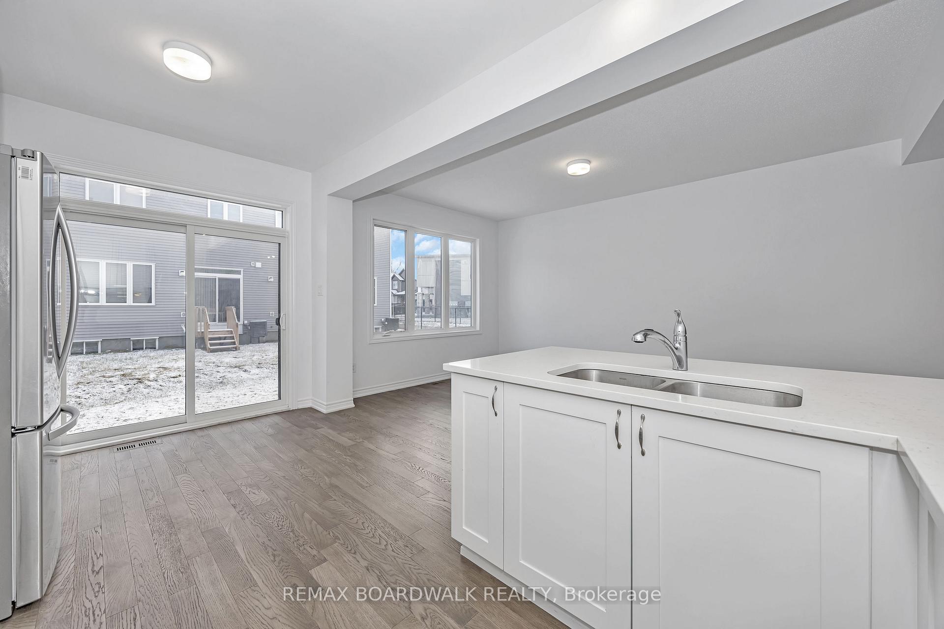 Photo 14 of 535 Flagstaff Drive, Ottawa, Barrhaven - Half Moon Bay — HOMEH