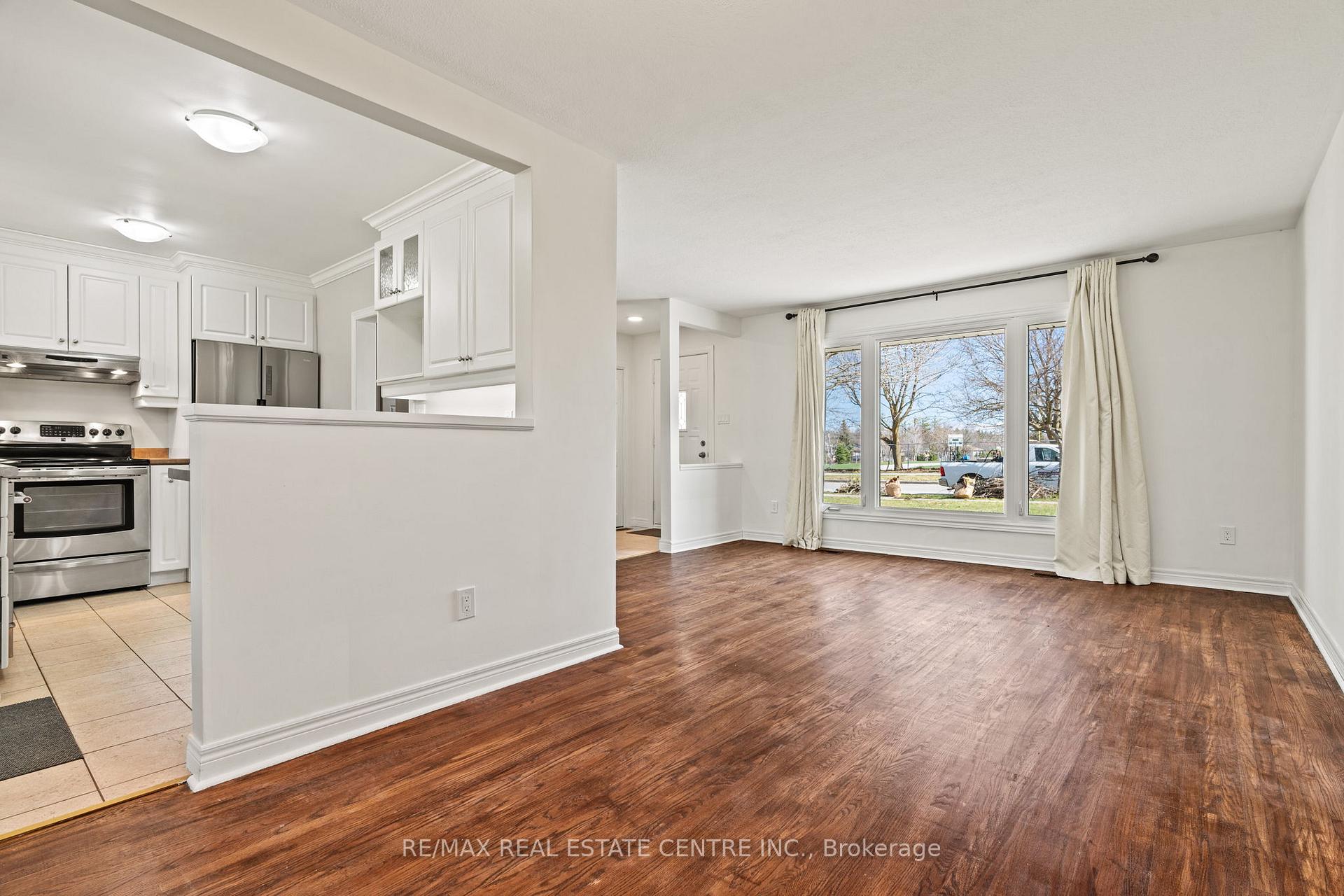 Photo 7 of 84 Rose Street N, Barrie, Wellington — HOMEH