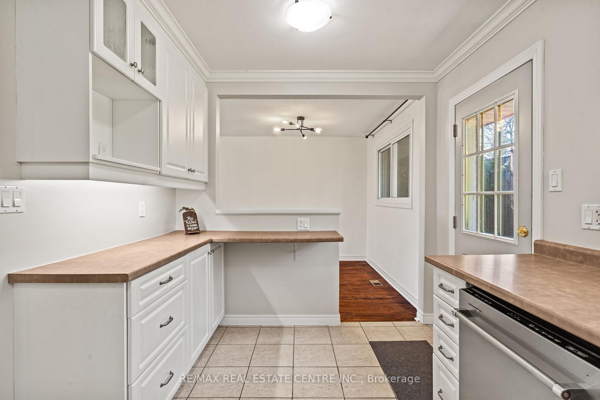Photo 11 of 84 Rose Street N, Barrie, Wellington — HOMEH