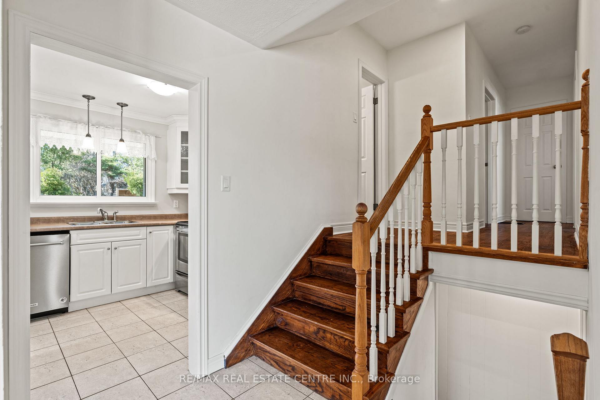 Photo 13 of 84 Rose Street N, Barrie, Wellington — HOMEH