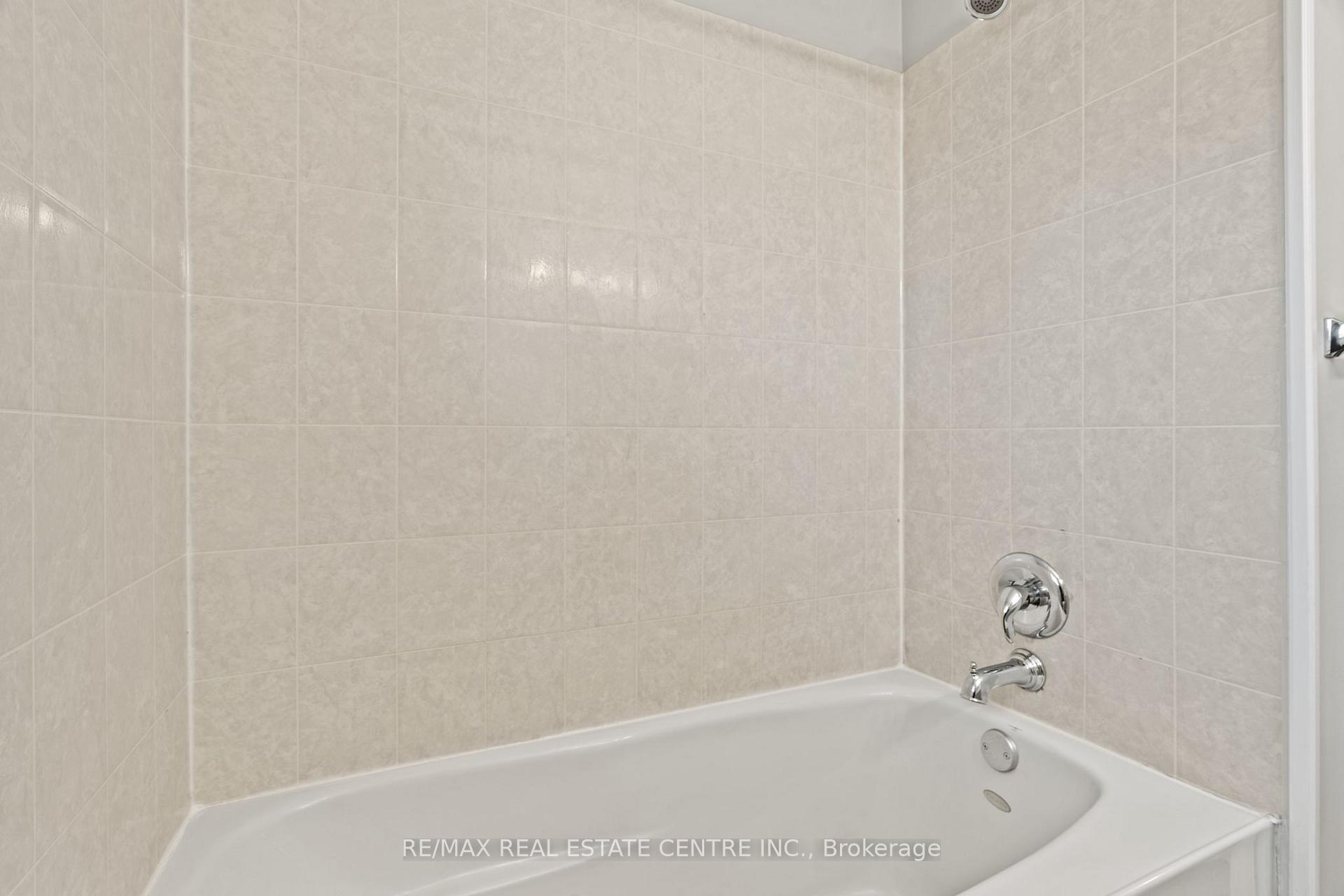 Photo 16 of 84 Rose Street N, Barrie, Wellington — HOMEH