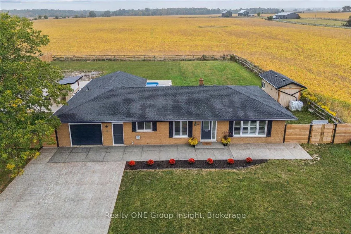 Photo 2 of 214 Binbrook Road, Hamilton, Rural Glanbrook — HOMEH