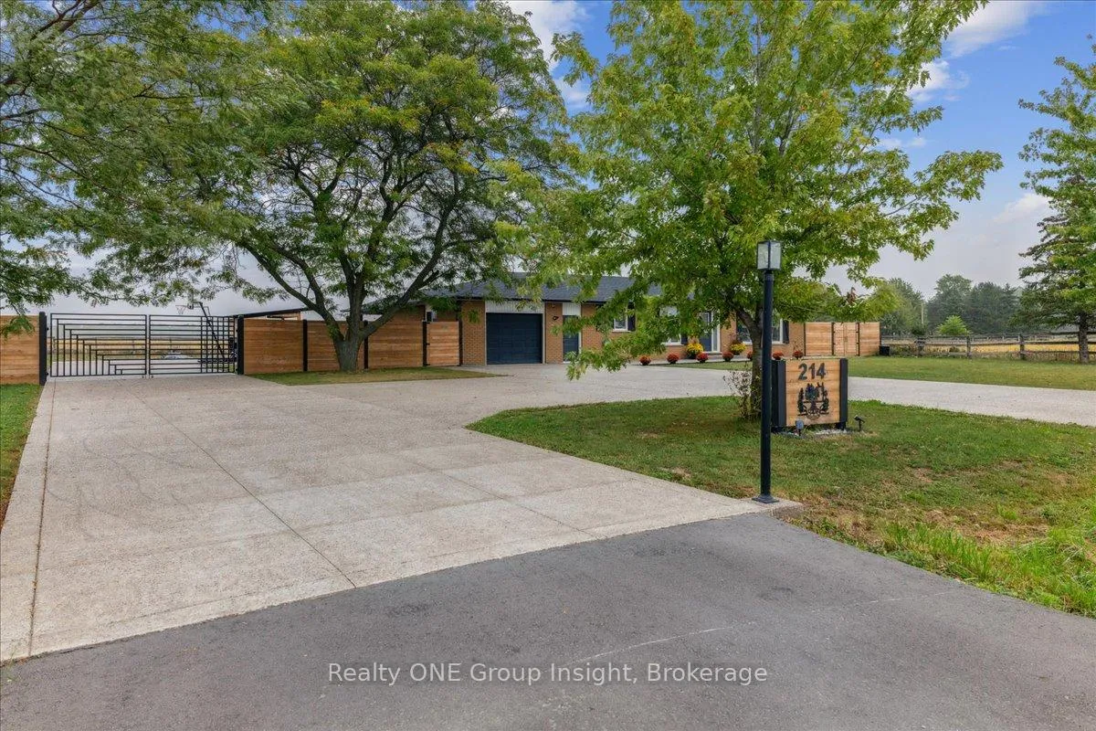 Photo 4 of 214 Binbrook Road, Hamilton, Rural Glanbrook — HOMEH