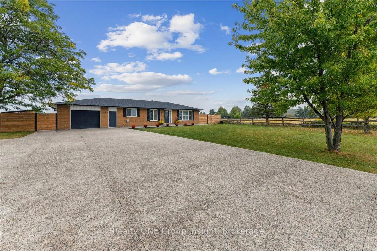 Photo 5 of 214 Binbrook Road, Hamilton, Rural Glanbrook — HOMEH