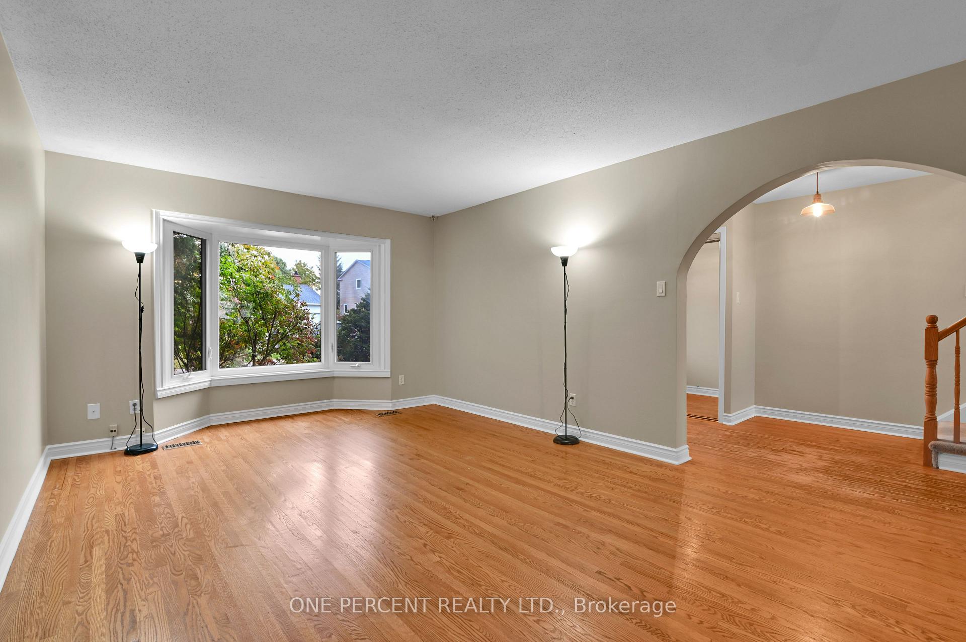 Photo 4 of 28 Phylis Street, Ottawa, Barrhaven - Pheasant Run — HOMEH