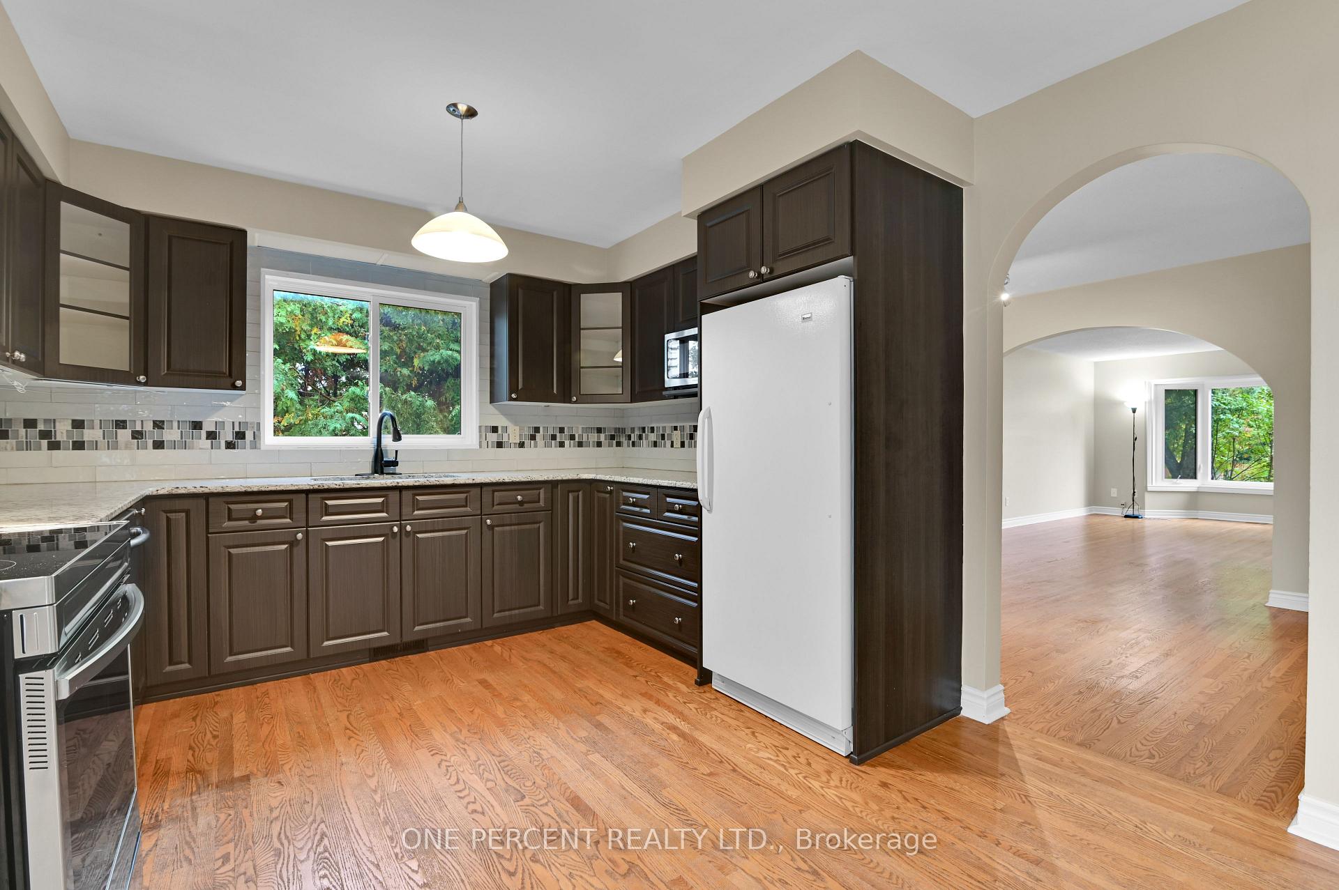Photo 7 of 28 Phylis Street, Ottawa, Barrhaven - Pheasant Run — HOMEH