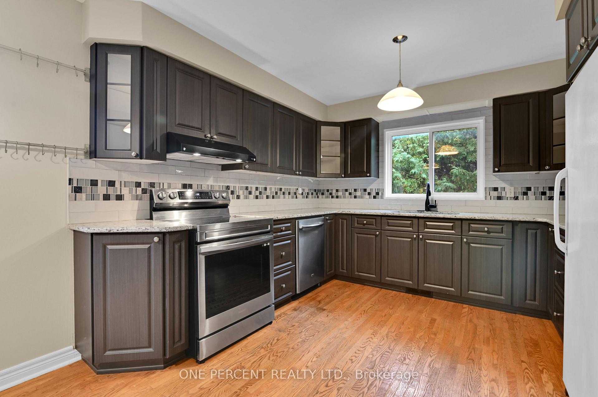 Photo 8 of 28 Phylis Street, Ottawa, Barrhaven - Pheasant Run — HOMEH