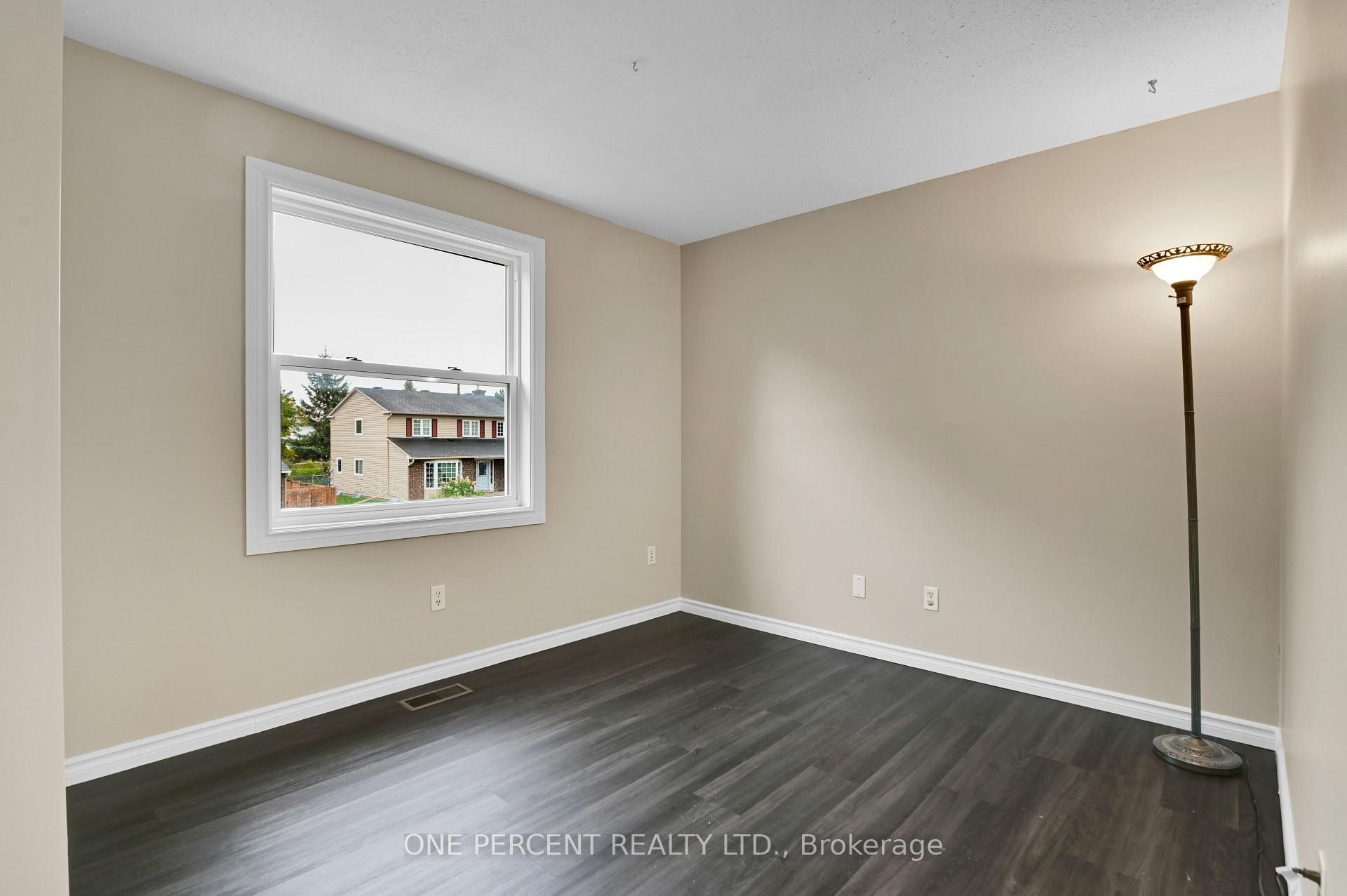 Photo 18 of 28 Phylis Street, Ottawa, Barrhaven - Pheasant Run — HOMEH
