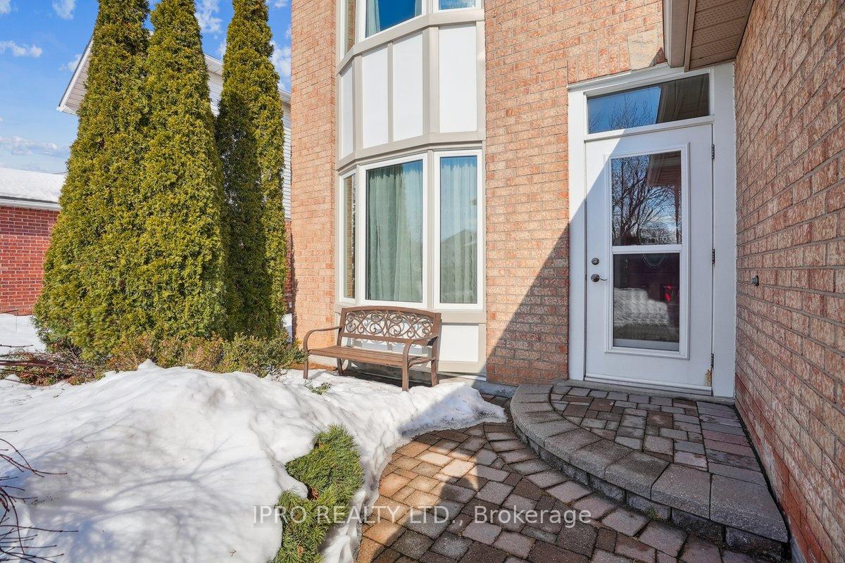 Photo 2 of 2149 Tina Road, Burlington, Headon — HOMEH