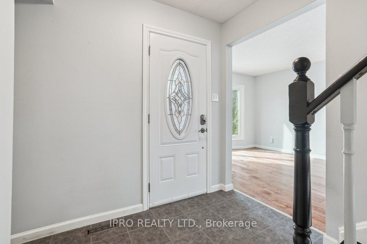 Photo 4 of 2149 Tina Road, Burlington, Headon — HOMEH