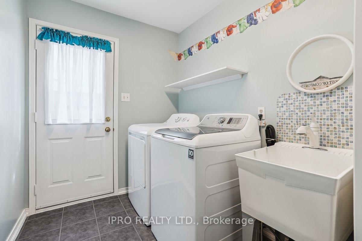 Photo 12 of 2149 Tina Road, Burlington, Headon — HOMEH