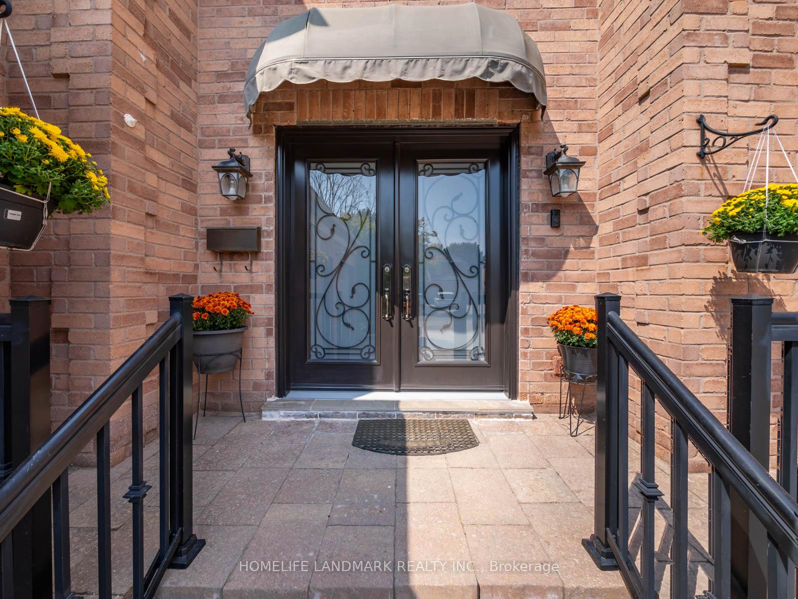 Photo 3 of 53 Highgrove Crescent, Richmond Hill, Mill Pond — HOMEH