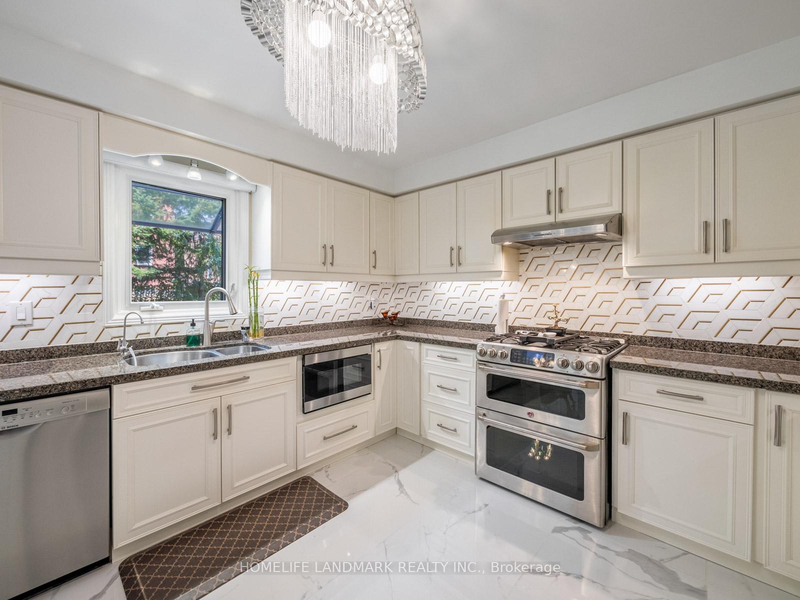 Photo 13 of 53 Highgrove Crescent, Richmond Hill, Mill Pond — HOMEH