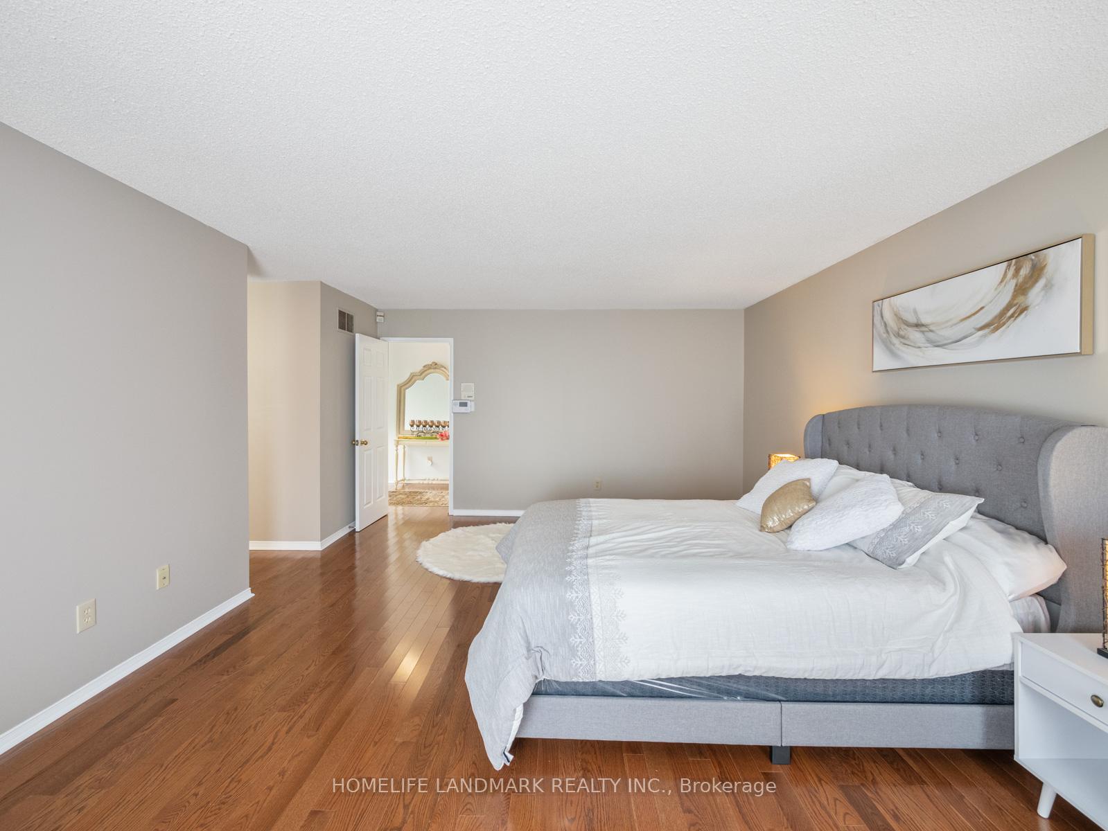 Photo 23 of 53 Highgrove Crescent, Richmond Hill, Mill Pond — HOMEH