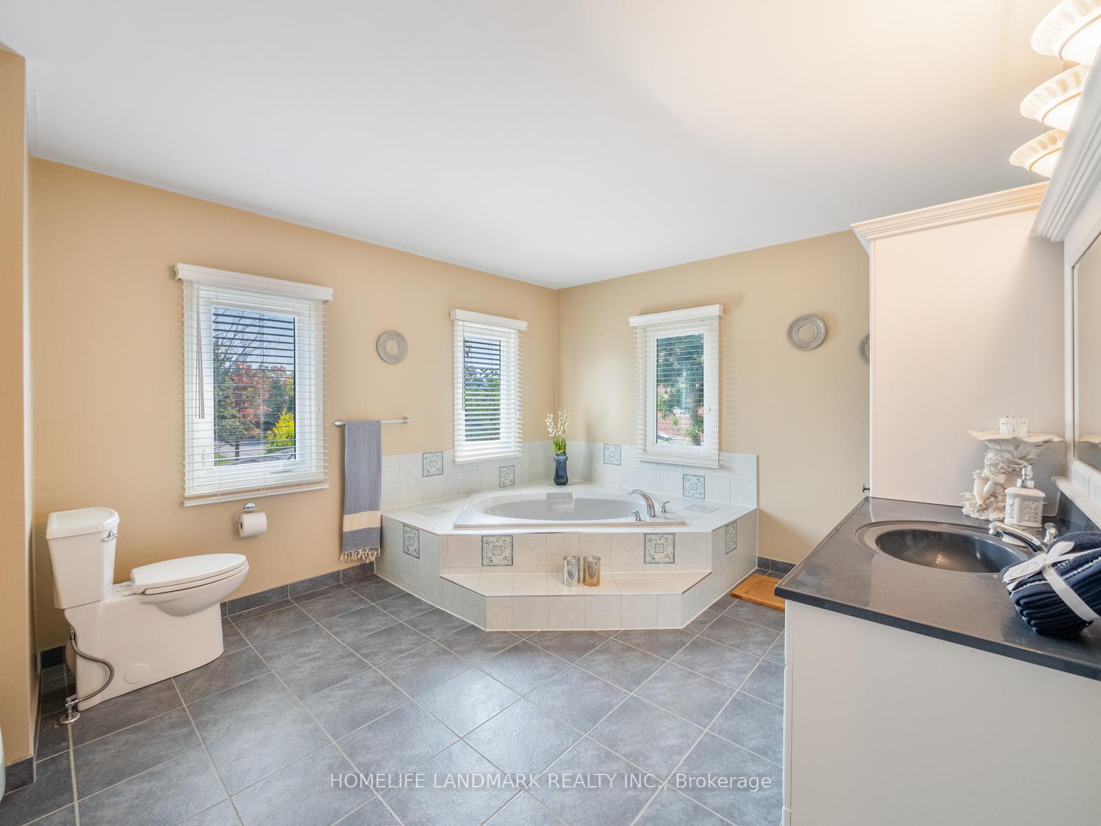 Photo 25 of 53 Highgrove Crescent, Richmond Hill, Mill Pond — HOMEH