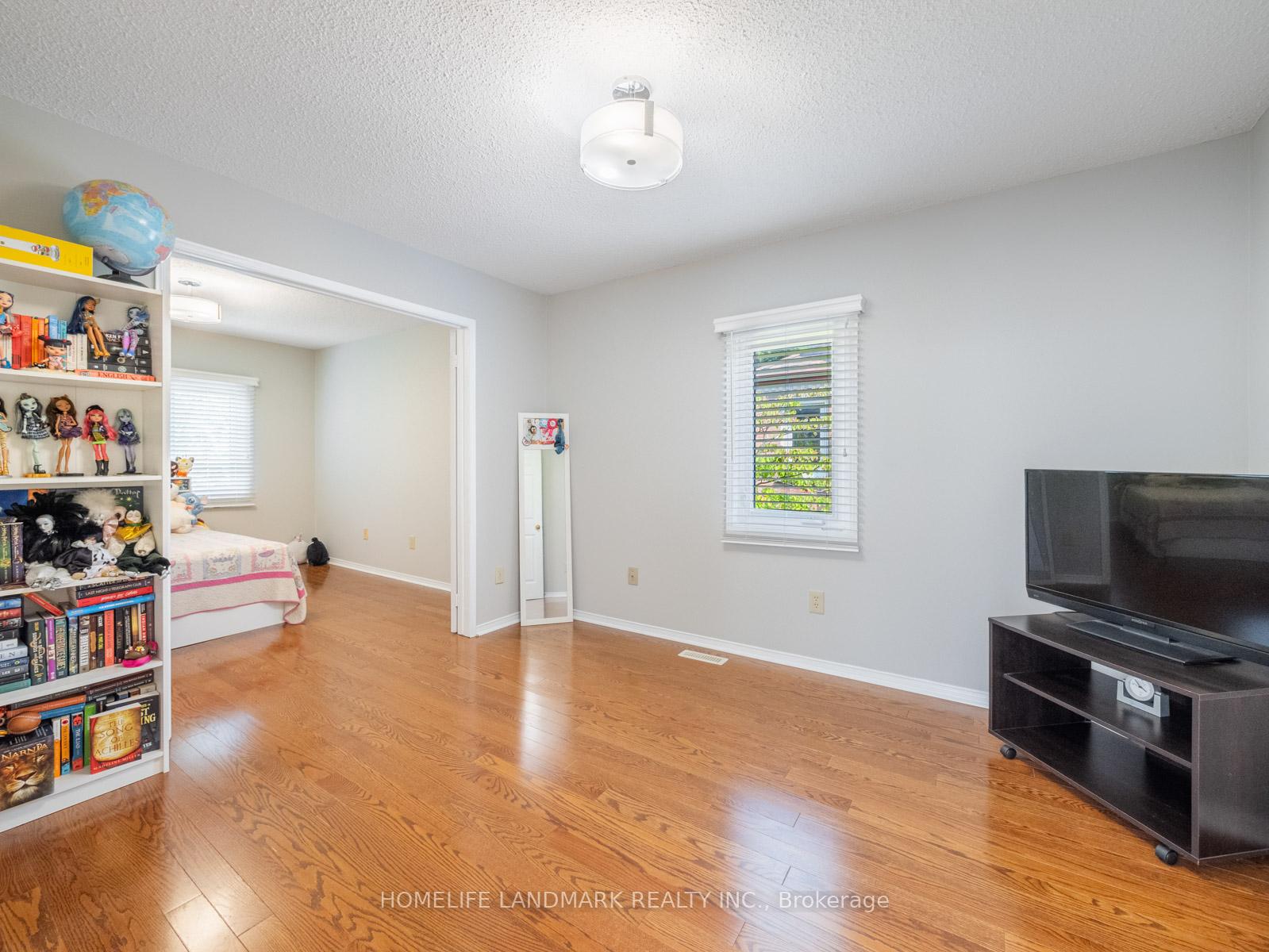 Photo 27 of 53 Highgrove Crescent, Richmond Hill, Mill Pond — HOMEH