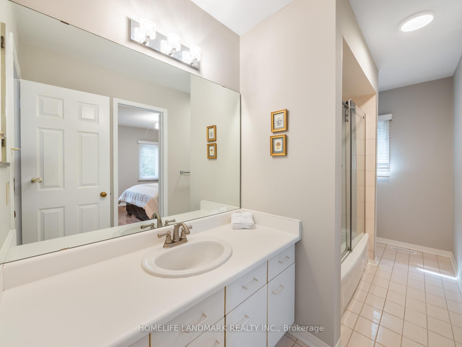 Photo 32 of 53 Highgrove Crescent, Richmond Hill, Mill Pond — HOMEH
