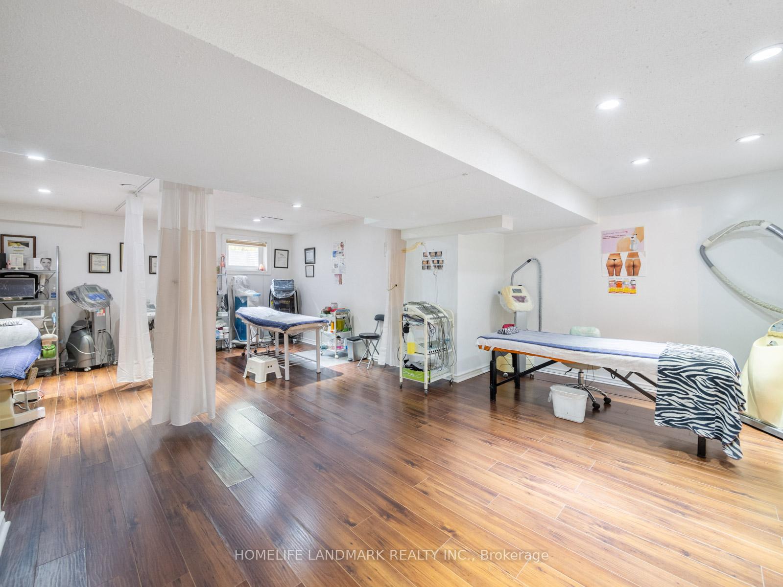 Photo 34 of 53 Highgrove Crescent, Richmond Hill, Mill Pond — HOMEH