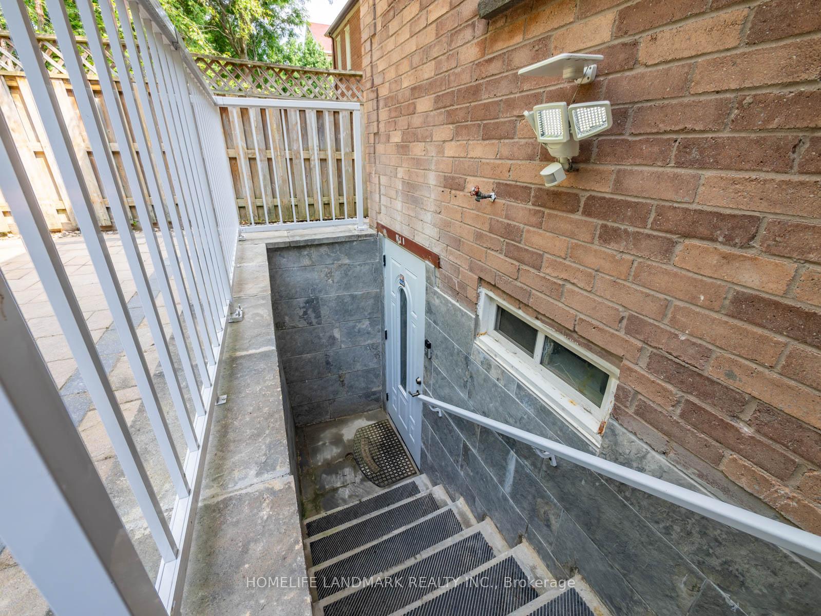 Photo 40 of 53 Highgrove Crescent, Richmond Hill, Mill Pond — HOMEH