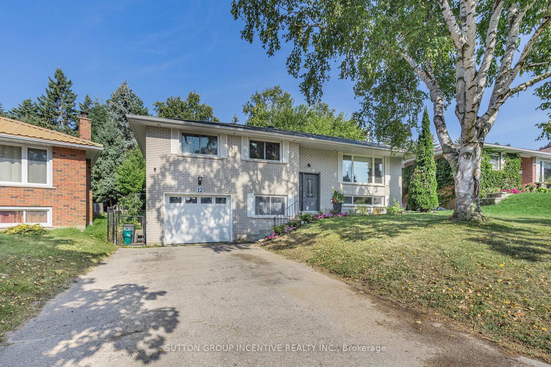 Photo 1 of 12 Roslyn Road, Barrie, Wellington — HOMEH