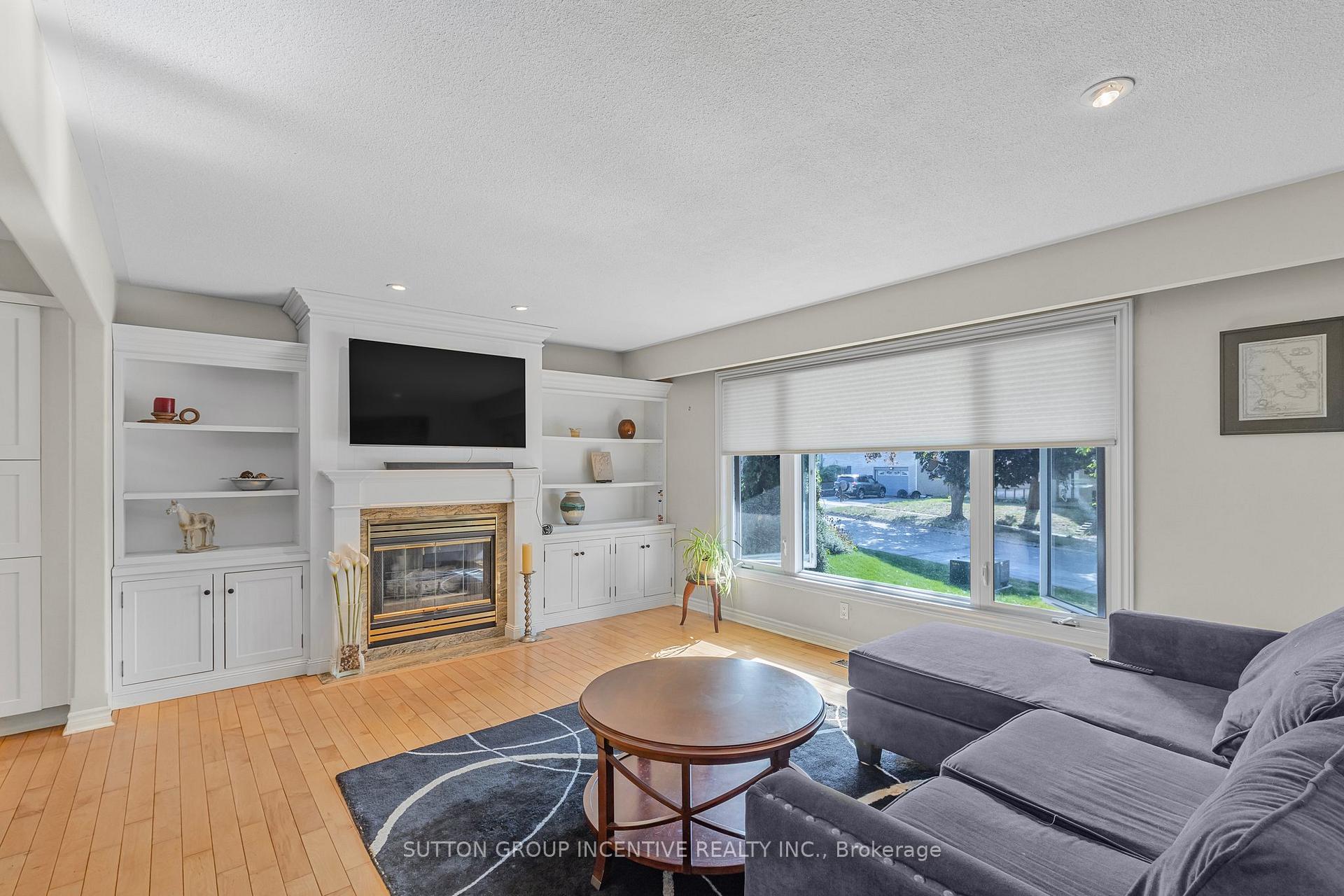 Photo 10 of 12 Roslyn Road, Barrie, Wellington — HOMEH