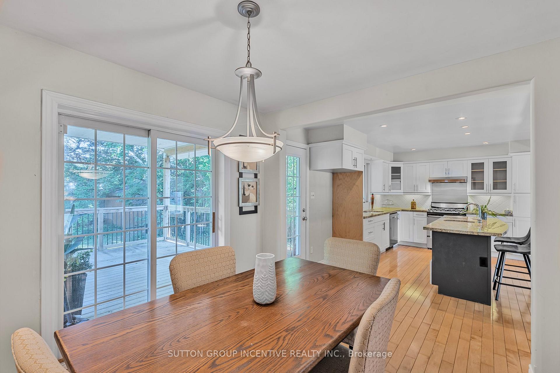 Photo 14 of 12 Roslyn Road, Barrie, Wellington — HOMEH