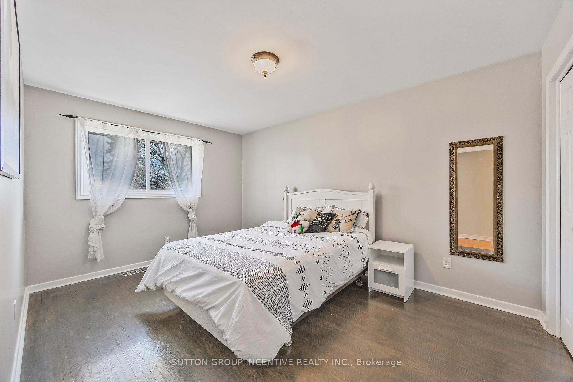 Photo 18 of 12 Roslyn Road, Barrie, Wellington — HOMEH