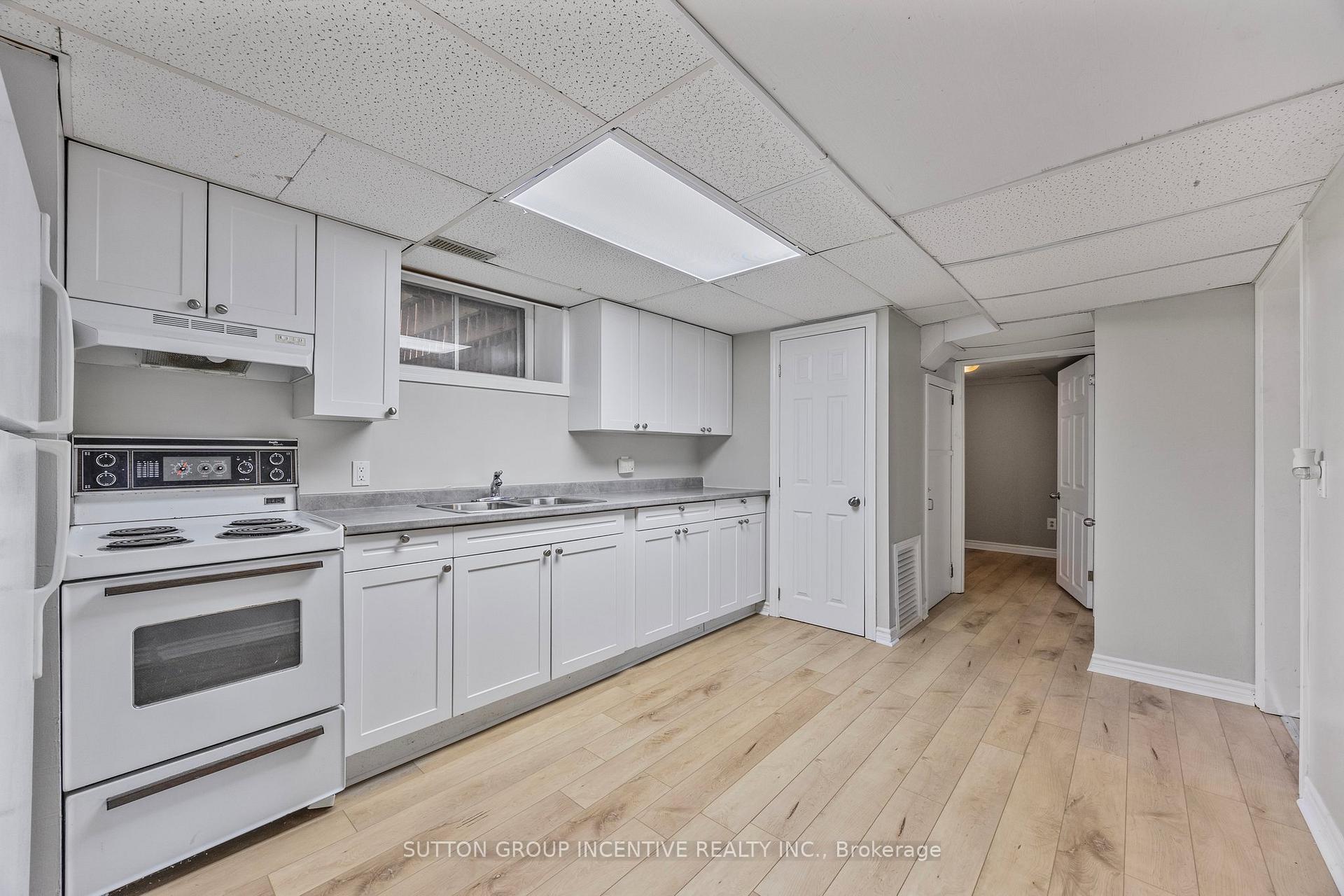 Photo 23 of 12 Roslyn Road, Barrie, Wellington — HOMEH