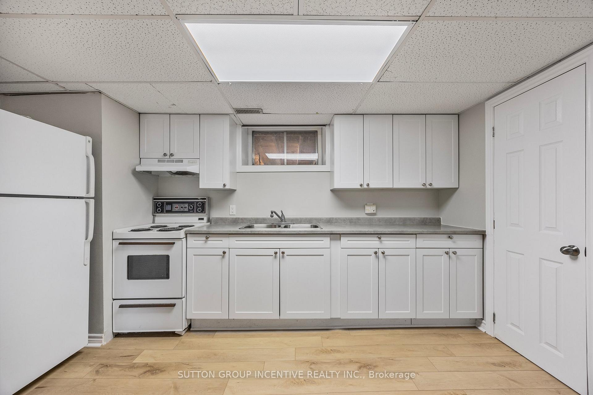 Photo 24 of 12 Roslyn Road, Barrie, Wellington — HOMEH